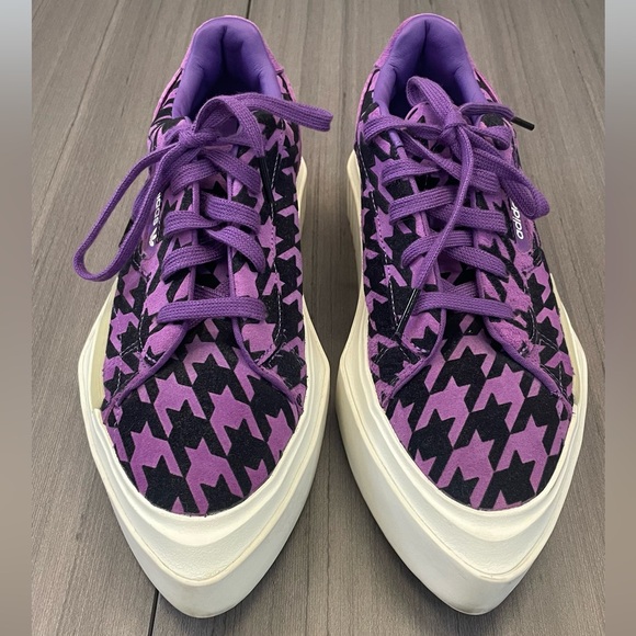 Adidas Hypersleek Sneakers - Picture 1 of 11